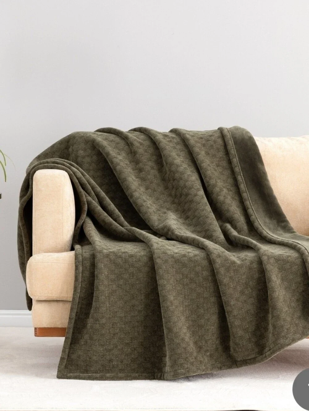 (6) Berkshire Chenille Plush Knit Throw